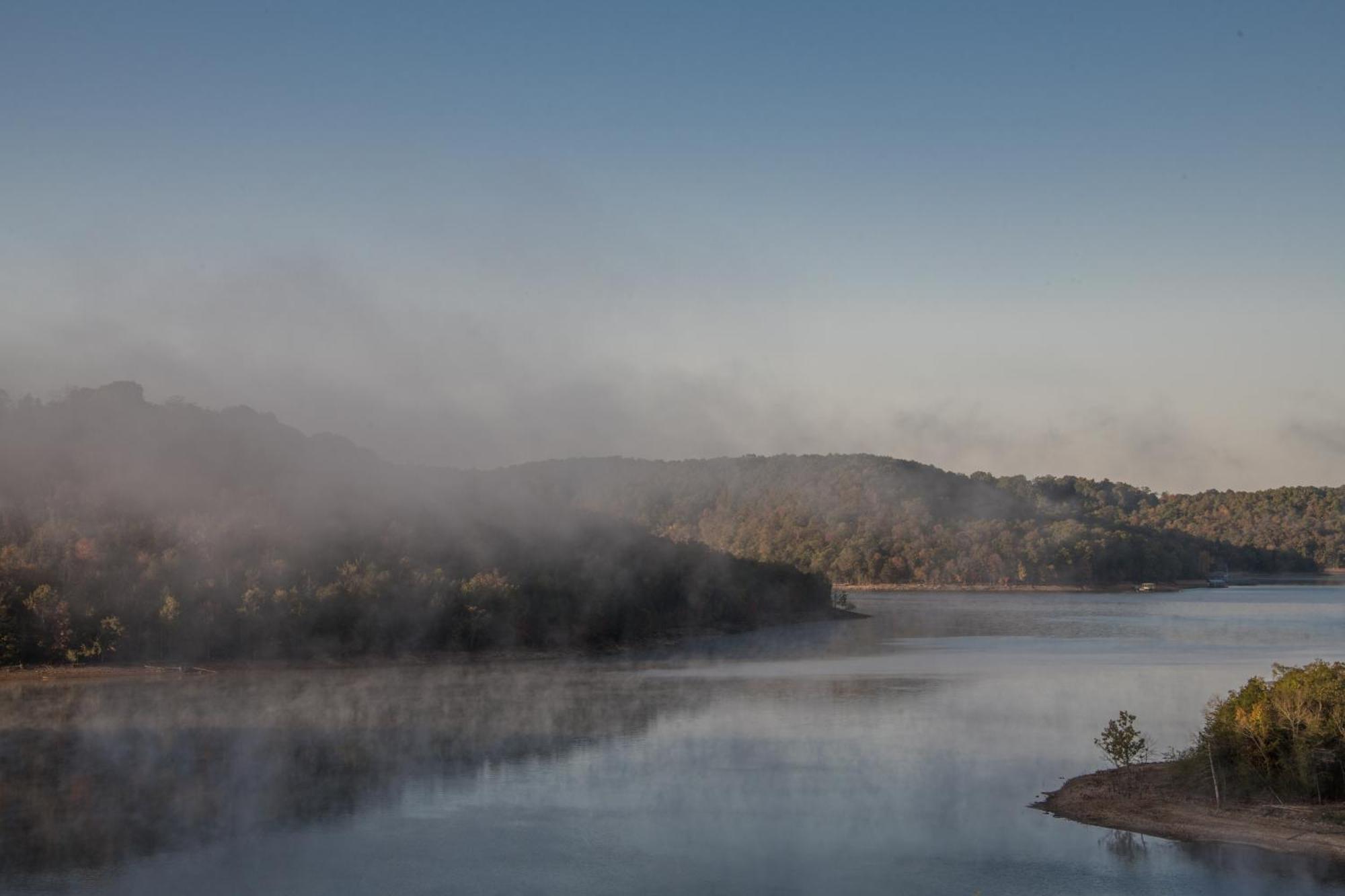 Beaver Lakefront Cabins - Couples Only Getaways Eureka Springs Exterior photo