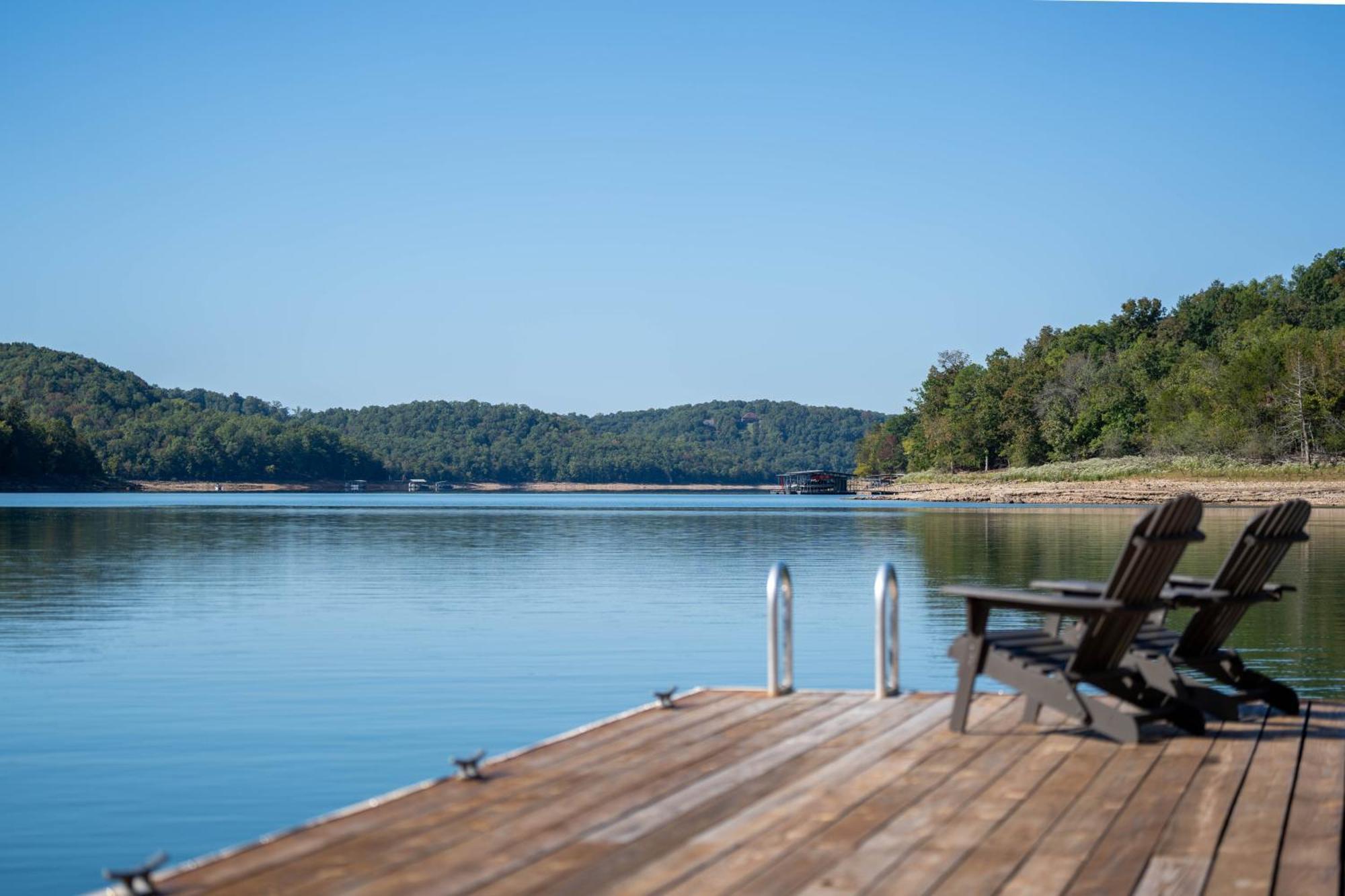 Beaver Lakefront Cabins - Couples Only Getaways Eureka Springs Exterior photo